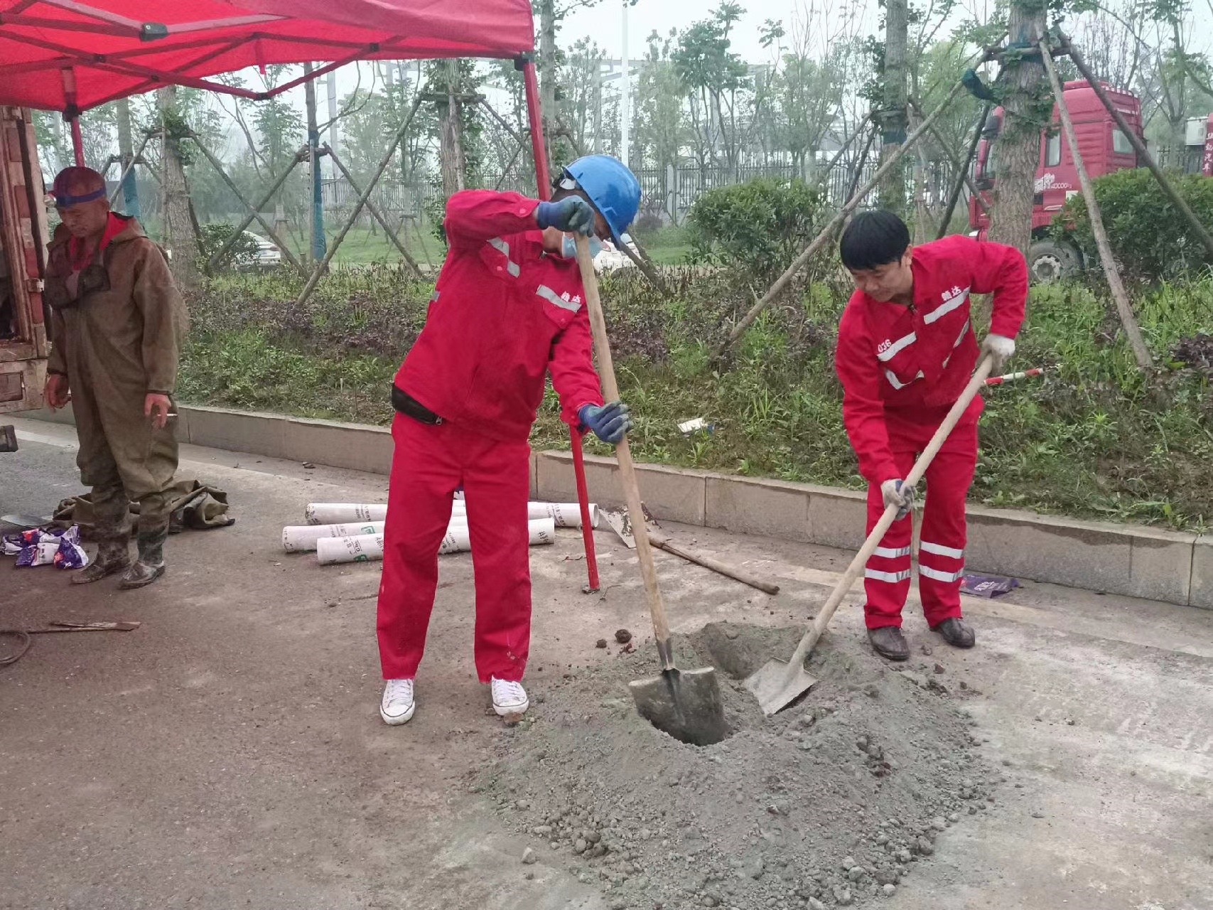 裕安管道疏通哪家好】及时进行市政管道清淤
